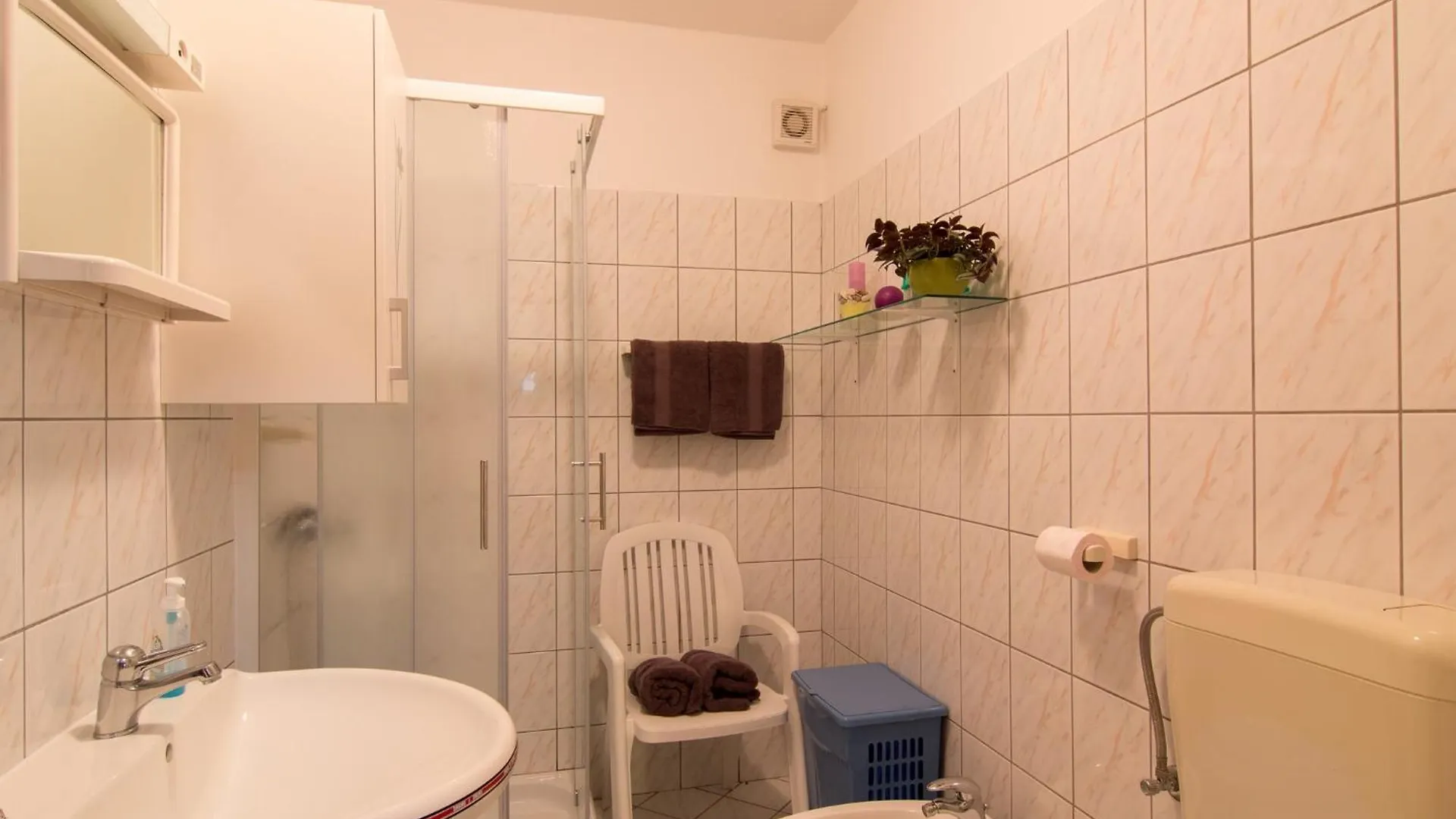 Apartman C Fazana 0*,