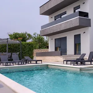 Apartment Luksuzni Asi S Bazenom, Fažana